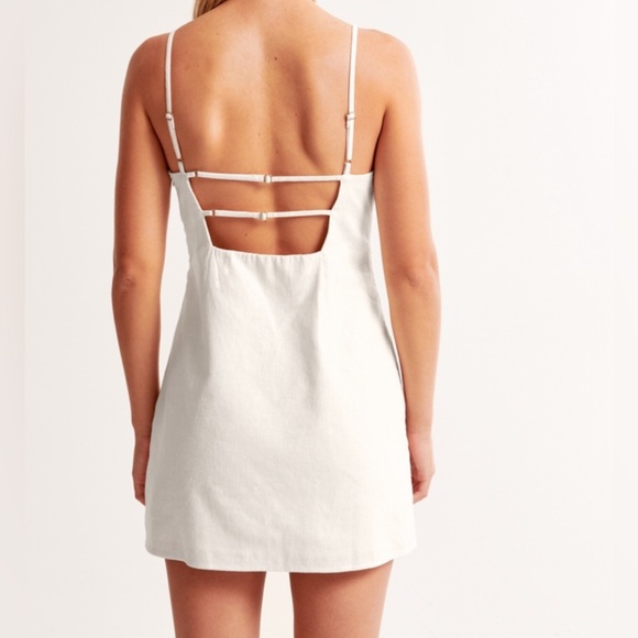 Abercrombie & Fitch High-Neck Strappy Mini Dress Cream - Picture 2 of 3